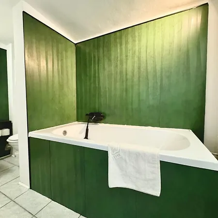 Monte Poddasze I Ciasna Ale Wanna I 5 Minut Plaza Apartmán Sopoty