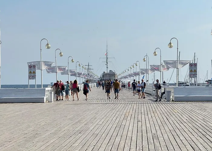 Monte Poddasze I Ciasna Ale Wanna I 5 Minut Plaza Daire Sopot