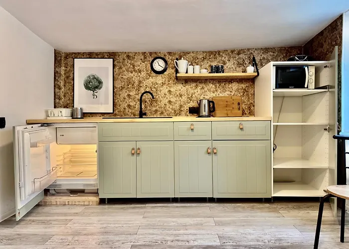 Monte Poddasze I Ciasna Ale Wanna I 5 Minut Plaza