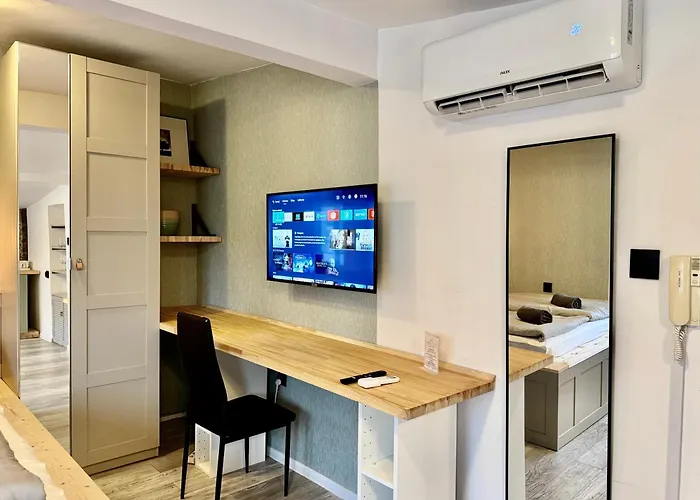 Monte Poddasze I Ciasna Ale Wanna I 5 Minut Plaza